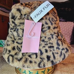 🐆 JUICY NWT leopard furry bucket hat
